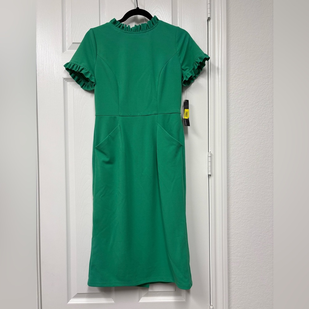 New Elegant Dorothy Perkin Green Dress- New with tags